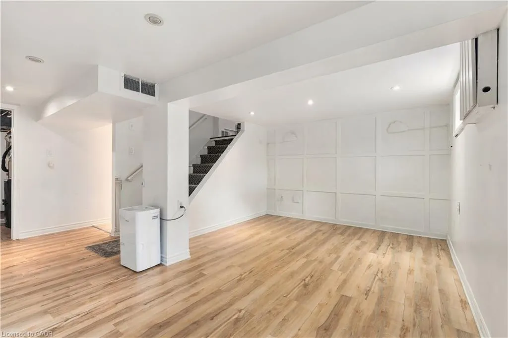 40 Valleyview Drive