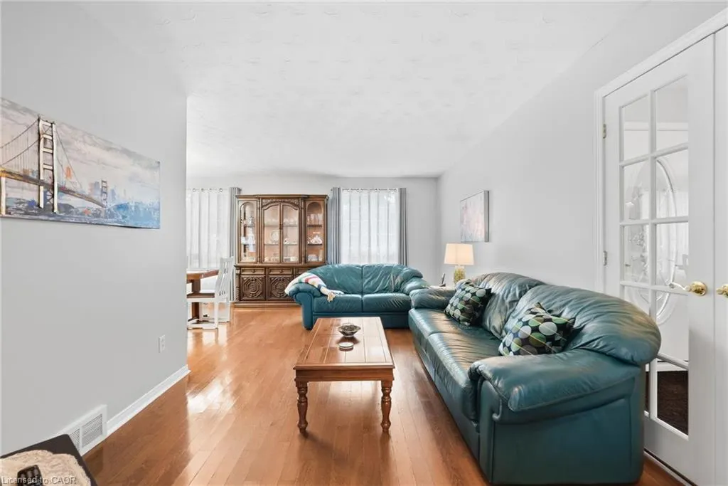 10 Audubon Street N