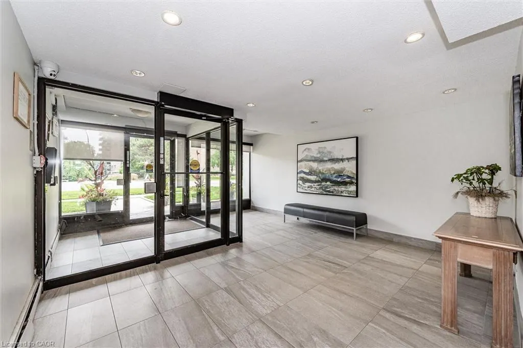 2411 New Street #405