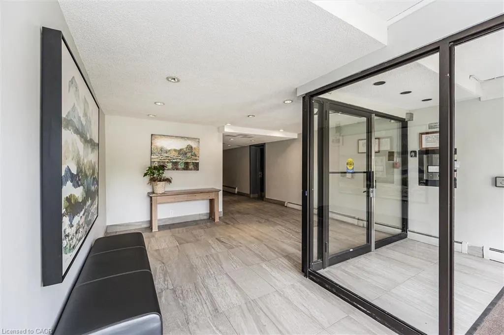 2411 New Street #405
