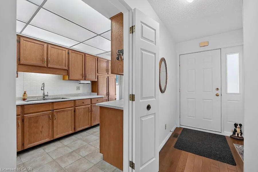 4 Rossmore Avenue #8