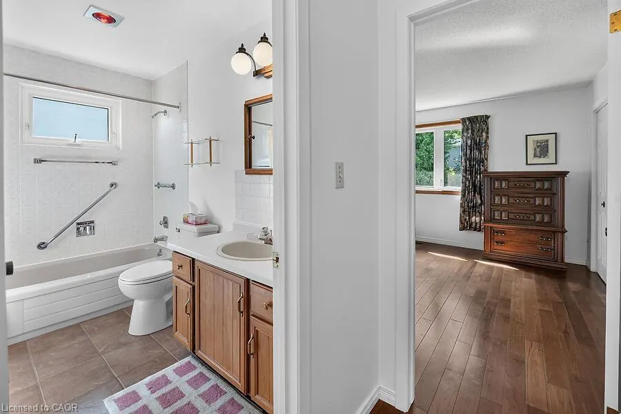 4 Rossmore Avenue #8