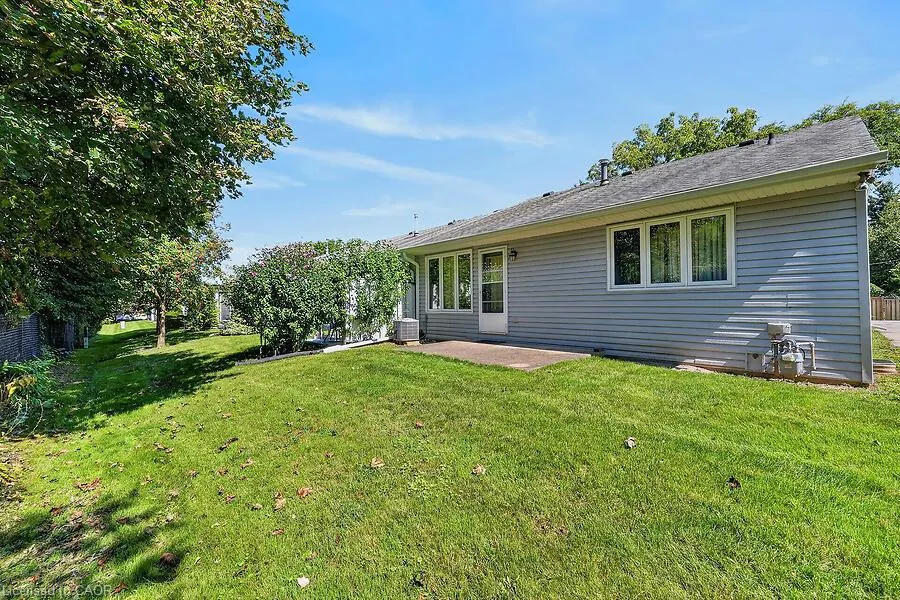 4 Rossmore Avenue #8