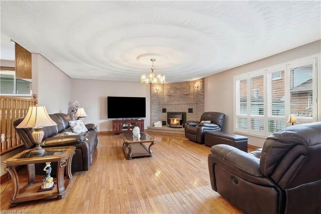7 Vinehill Drive