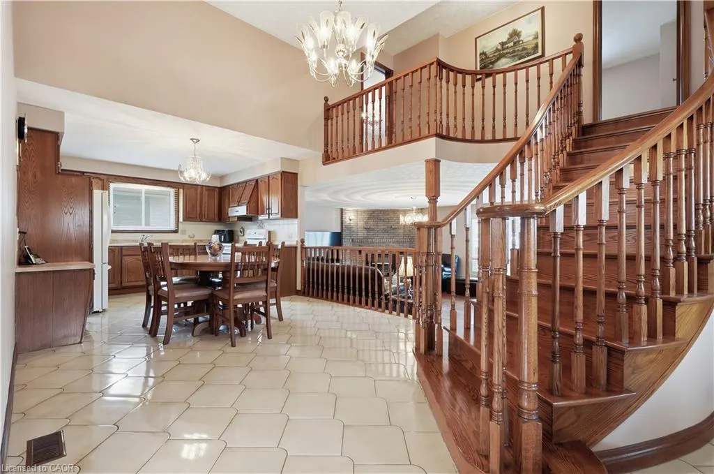 7 Vinehill Drive