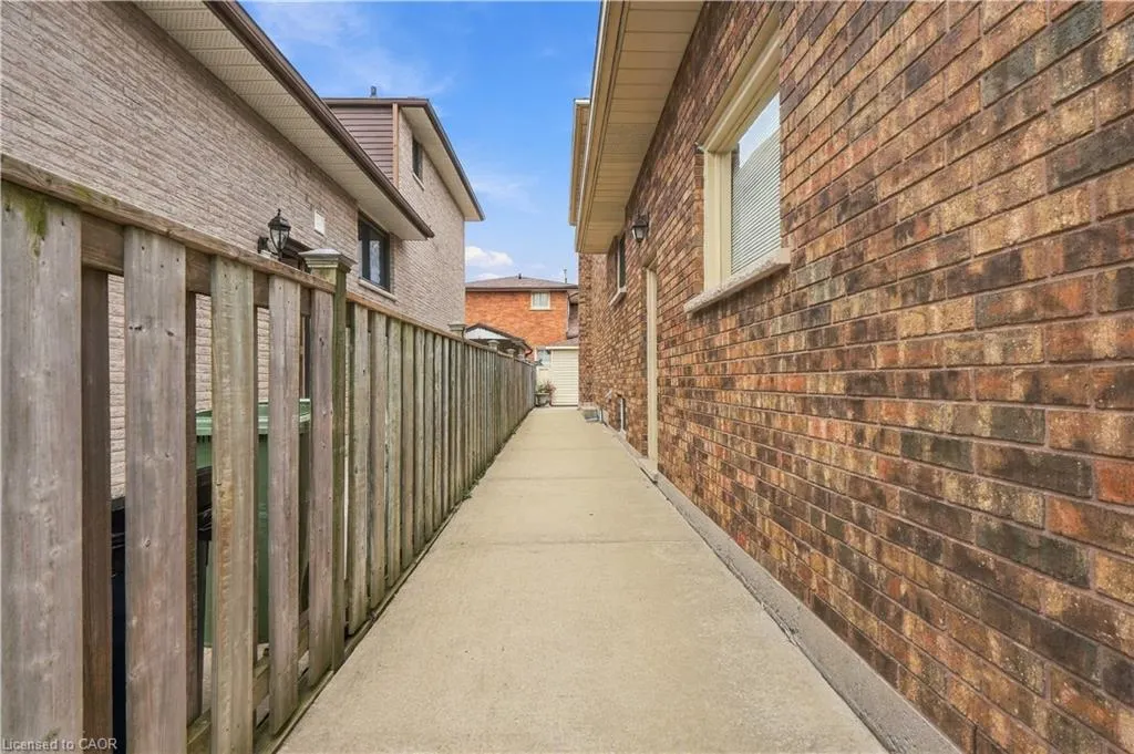 7 Vinehill Drive