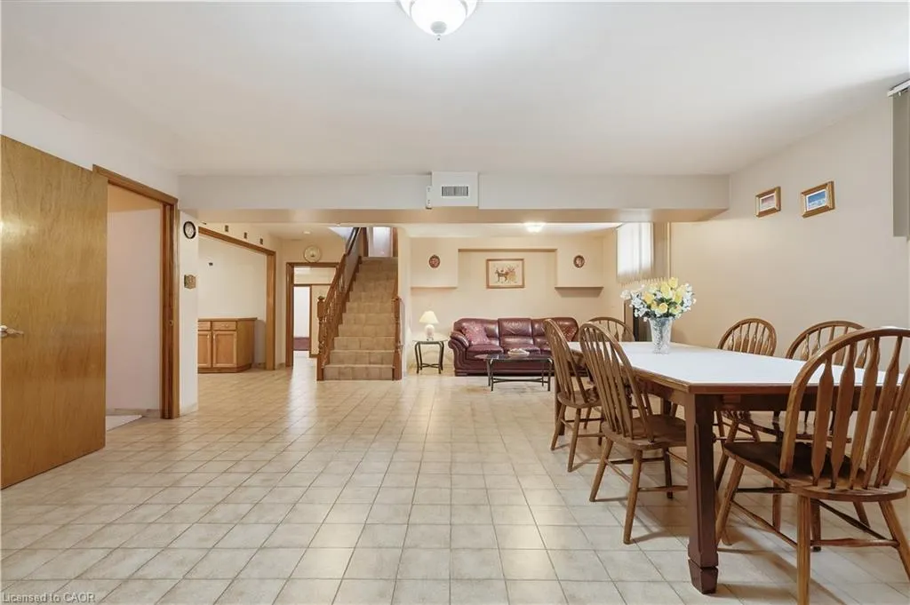 7 Vinehill Drive