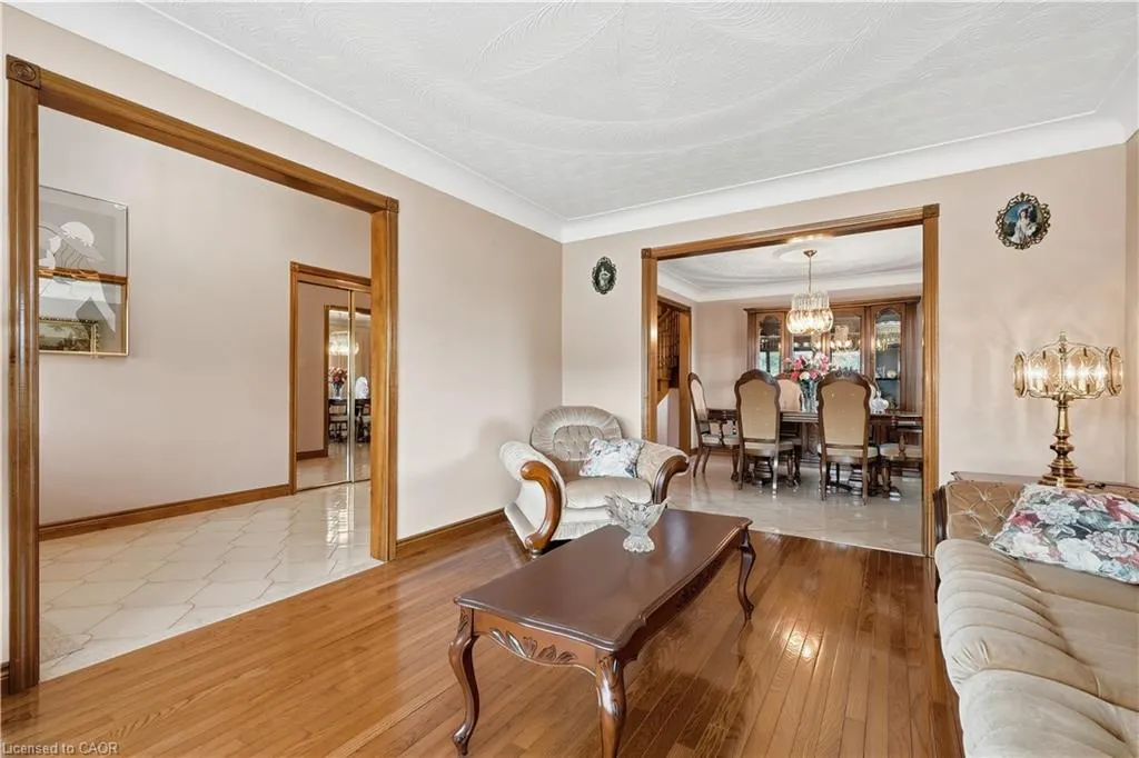 7 Vinehill Drive