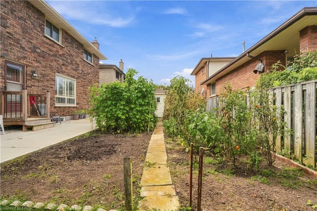 7 Vinehill Drive
