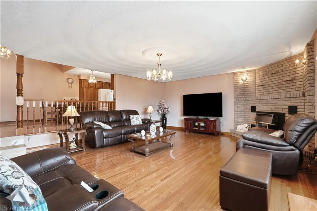 7 Vinehill Drive