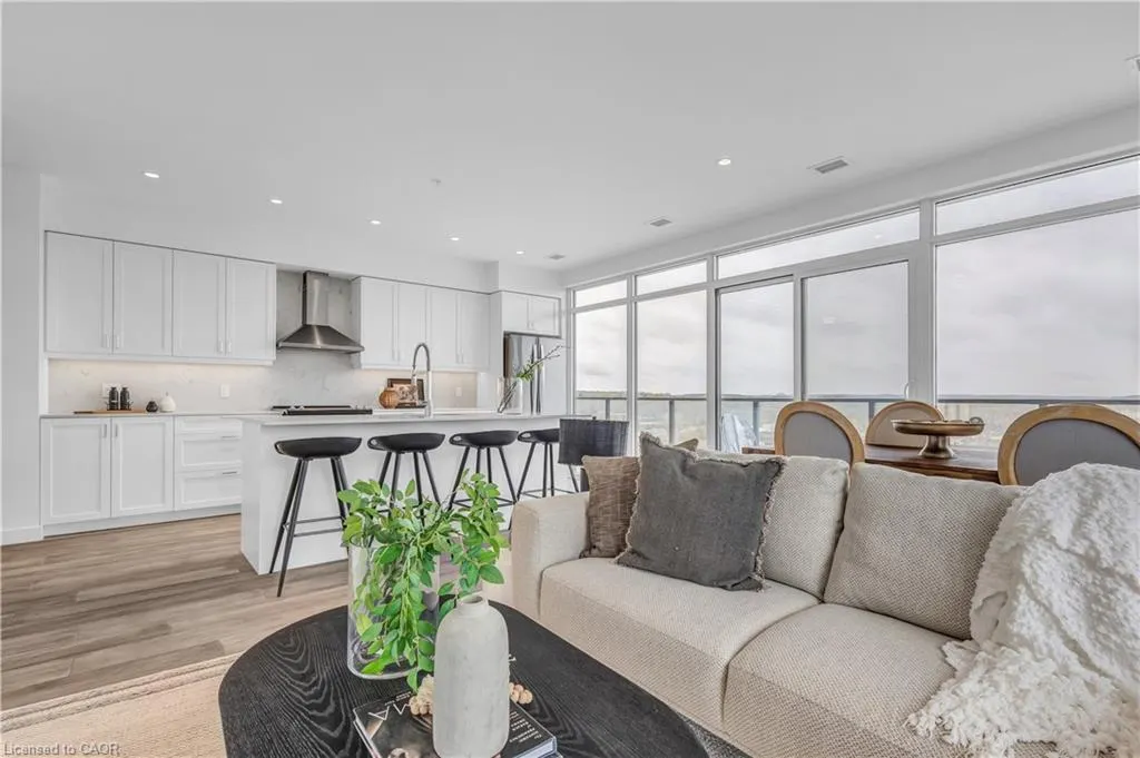15 Glebe Street #1414