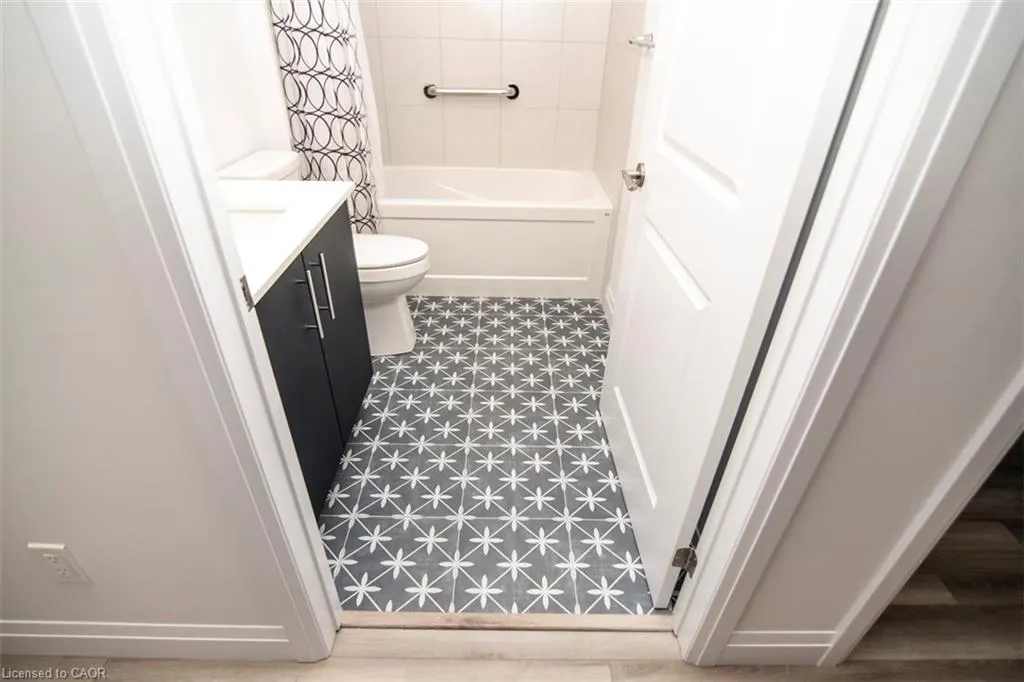 153 Wilson Street W #105