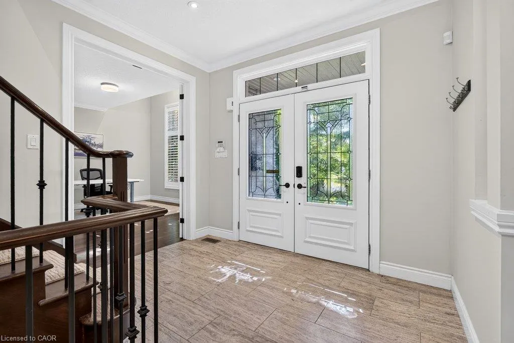 225 Lakeside Avenue