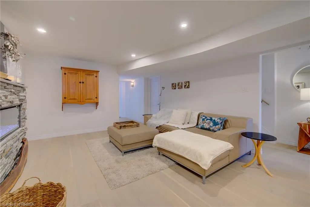 29 Schuyler Street #52