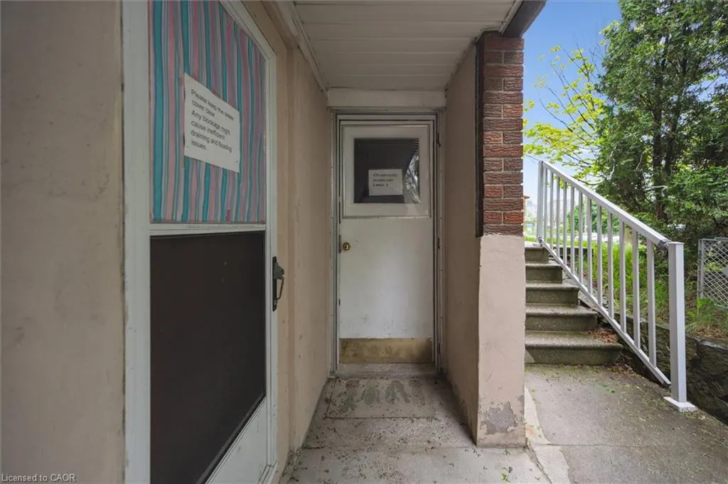 155 University Avenue E
