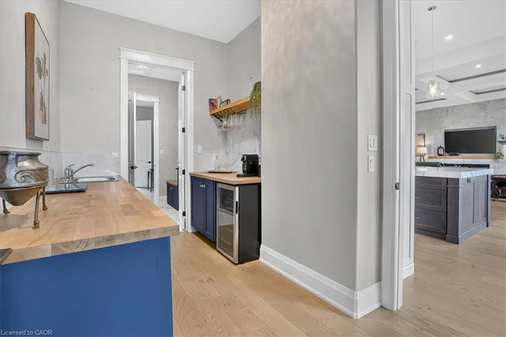 670 Bishopsgate Road #8