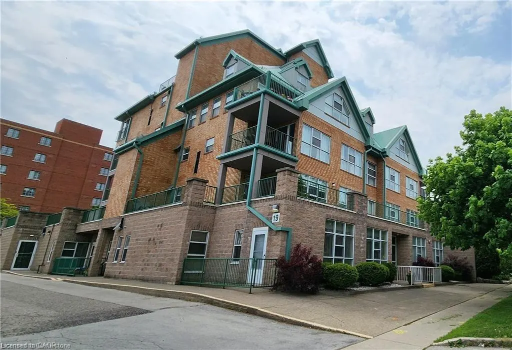 19 Lake Avenue S #204