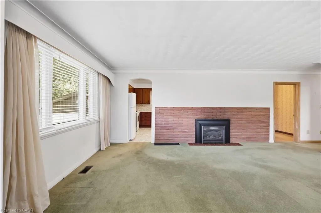 8 Hill Place