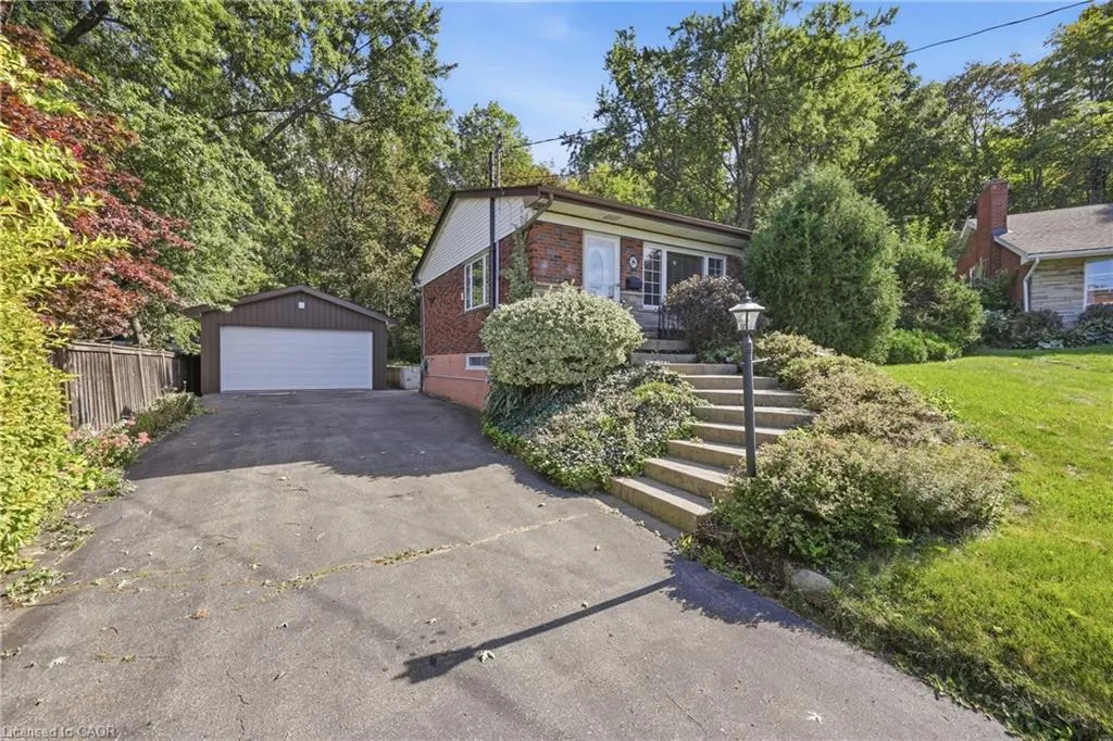 8 Hill Place