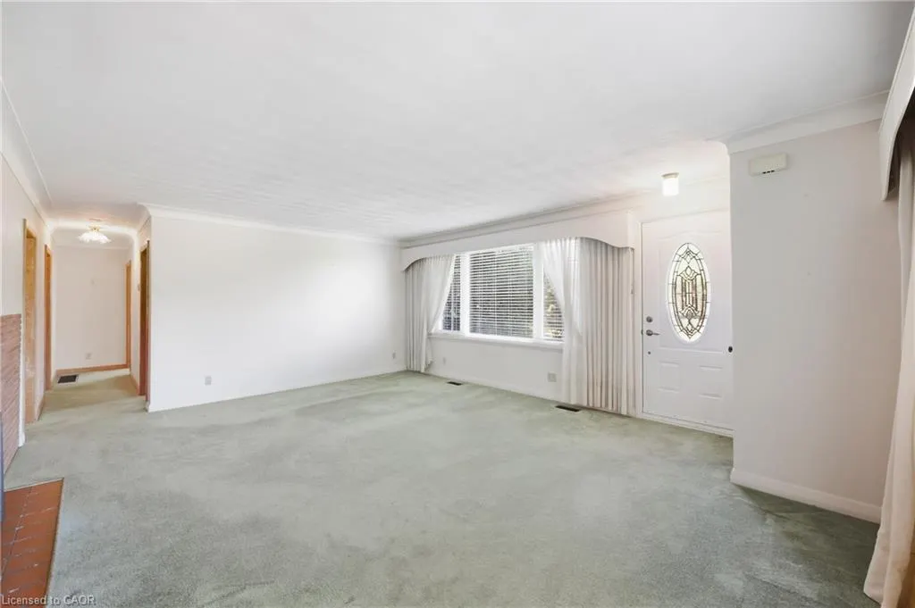 8 Hill Place