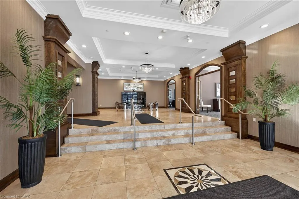 205 Lakeshore Road W #409