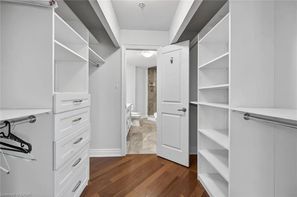 205 Lakeshore Road W #409