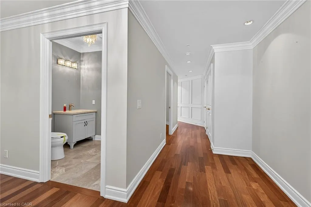 205 Lakeshore Road W #409
