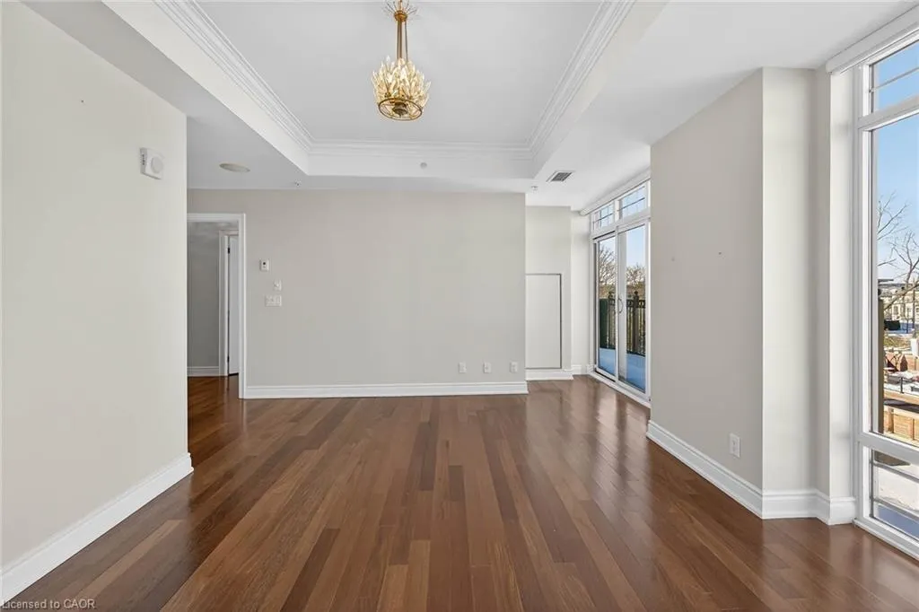 205 Lakeshore Road W #409