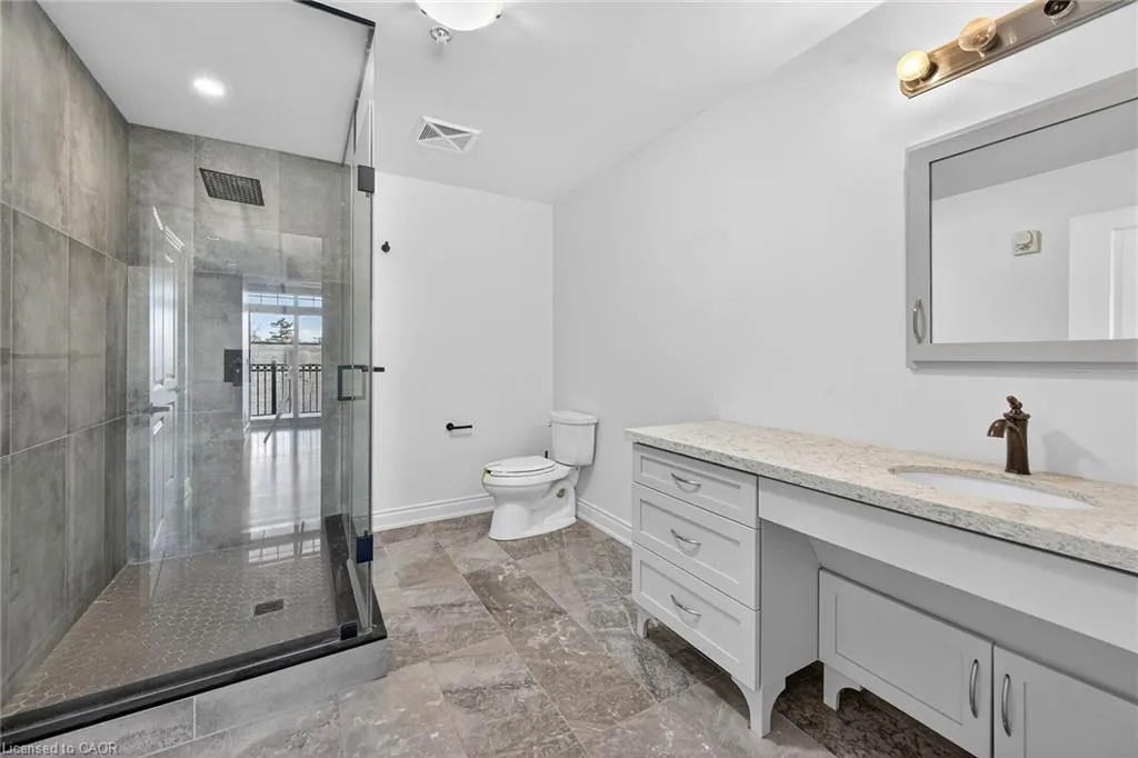 205 Lakeshore Road W #409