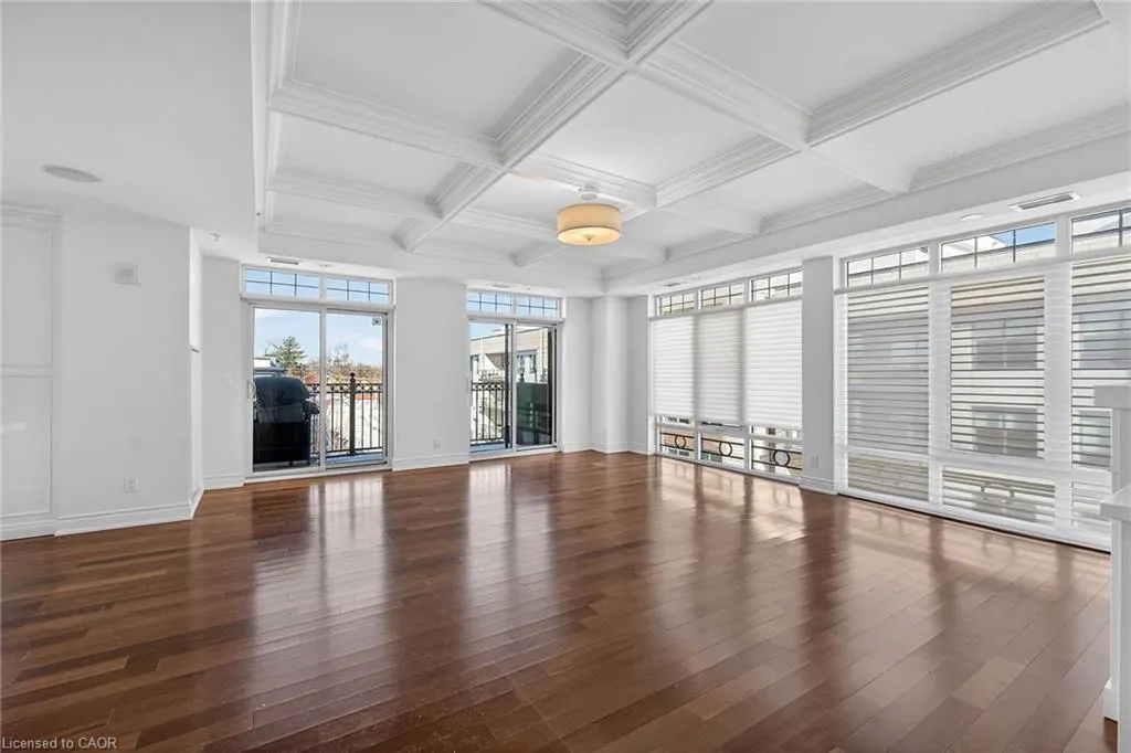 205 Lakeshore Road W #409