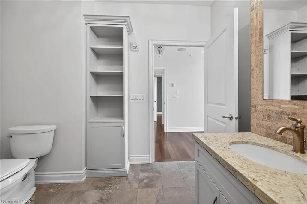 205 Lakeshore Road W #409