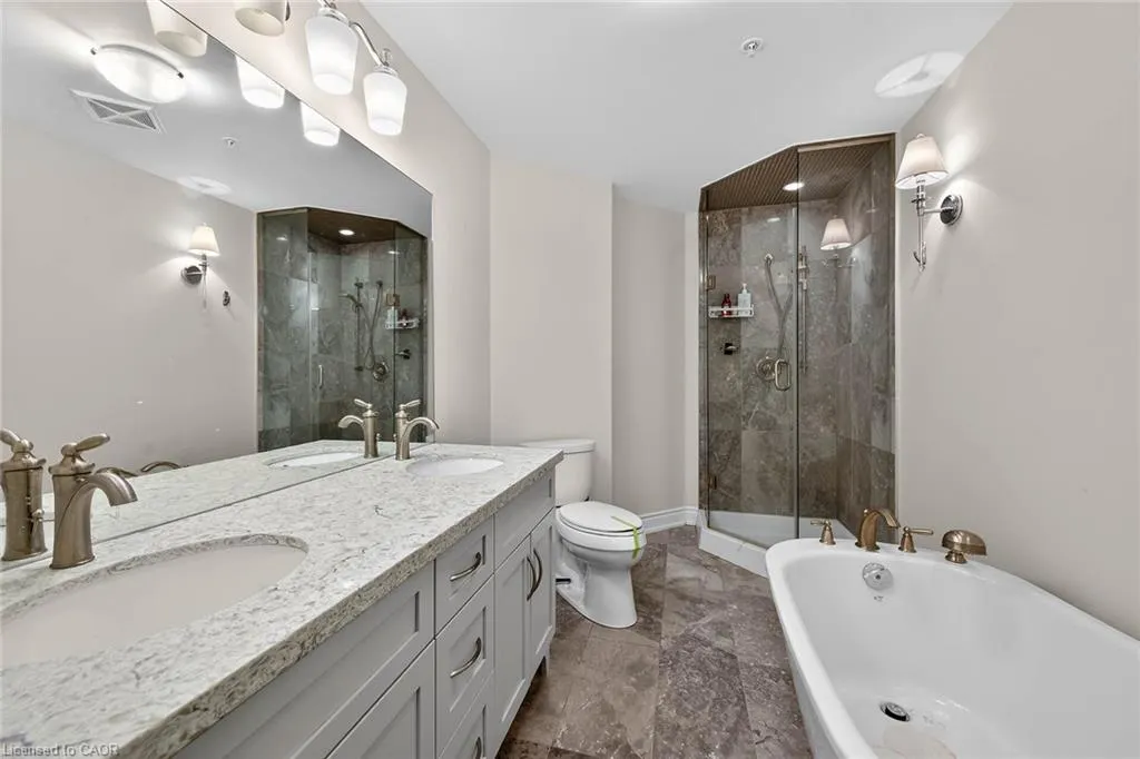 205 Lakeshore Road W #409