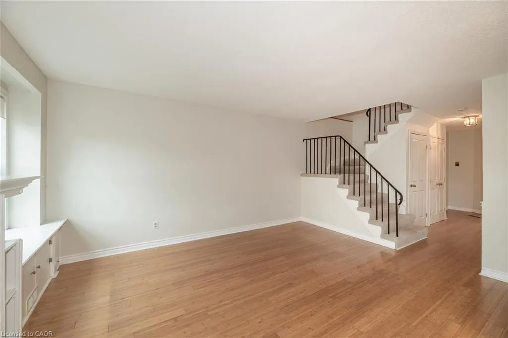1066 Runnymead Crescent