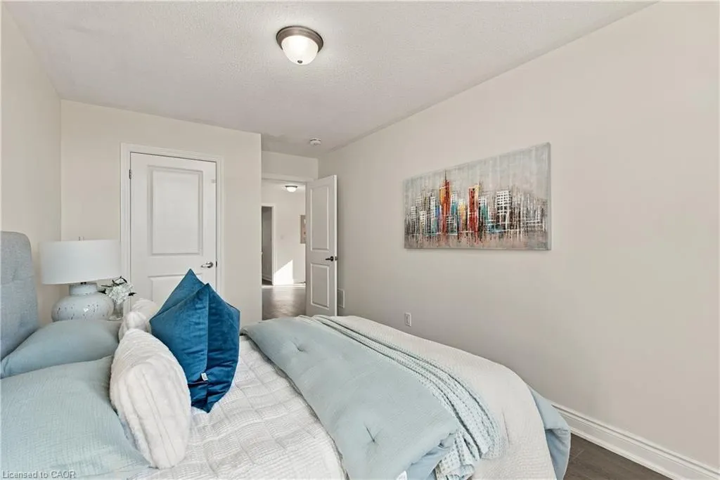 31 Sapphire Way