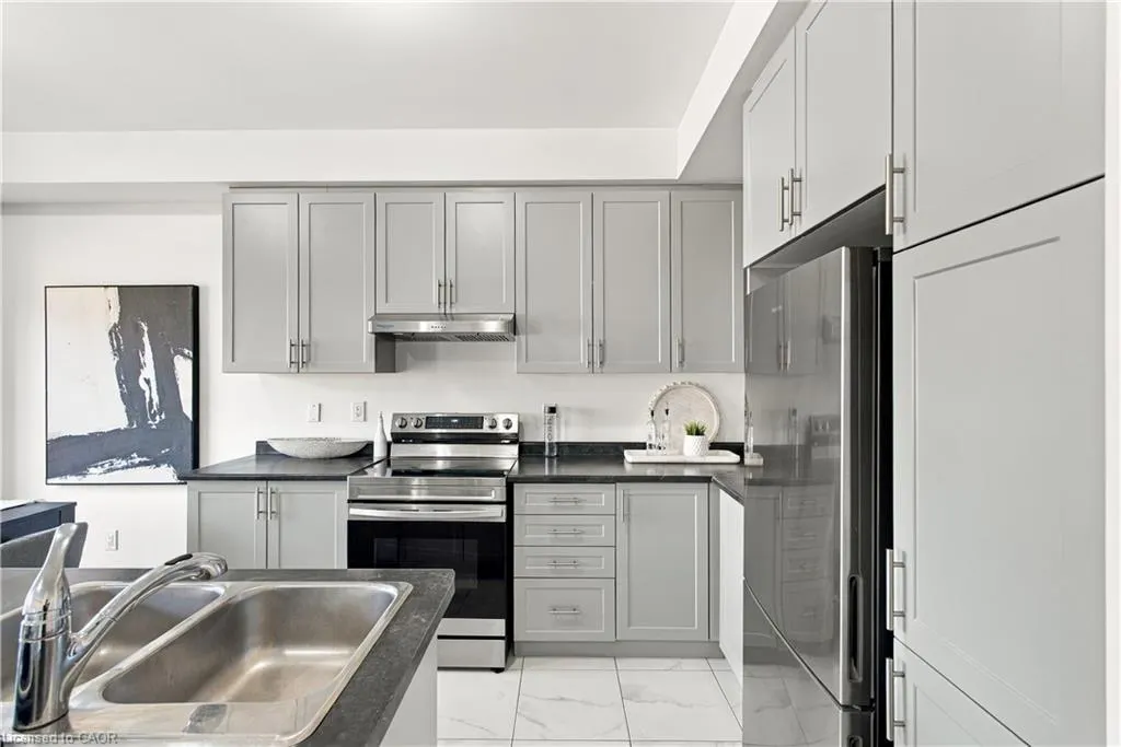 31 Sapphire Way