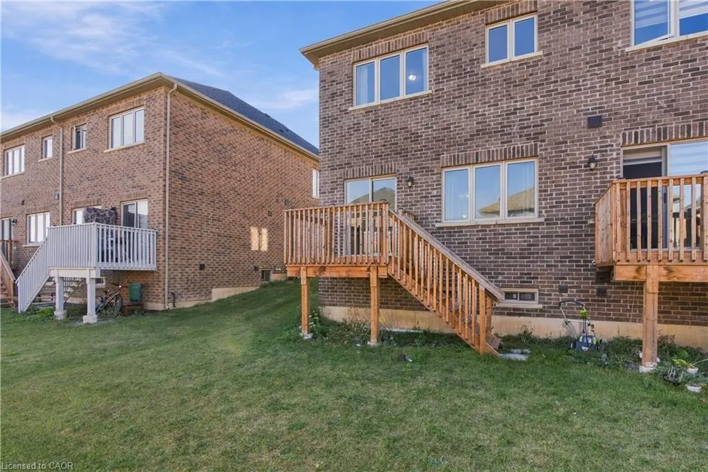 31 Sapphire Way