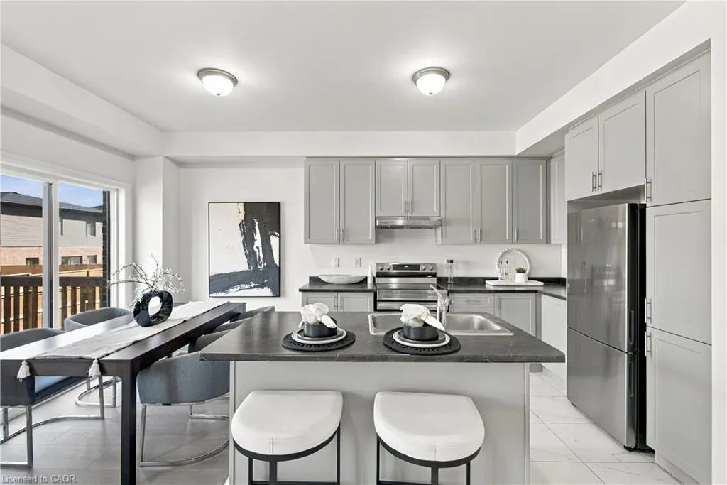 31 Sapphire Way