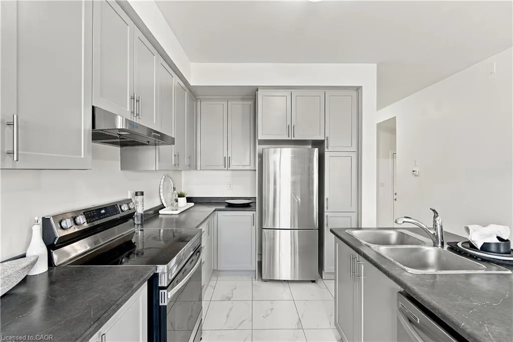 31 Sapphire Way