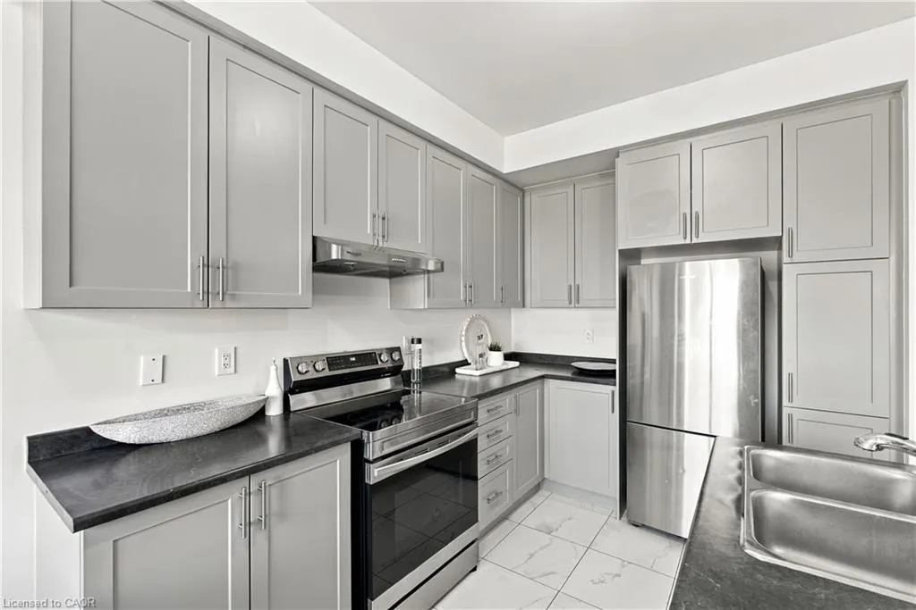 31 Sapphire Way