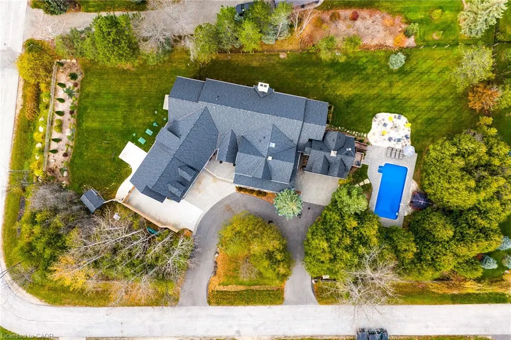 4 Buckingham Boulevard