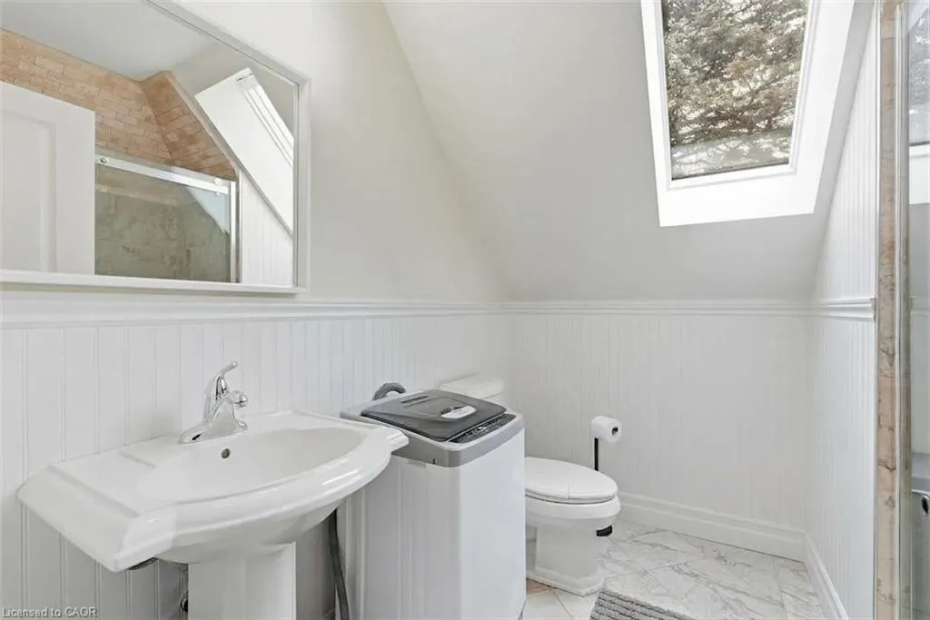 2376 8 Sideroad