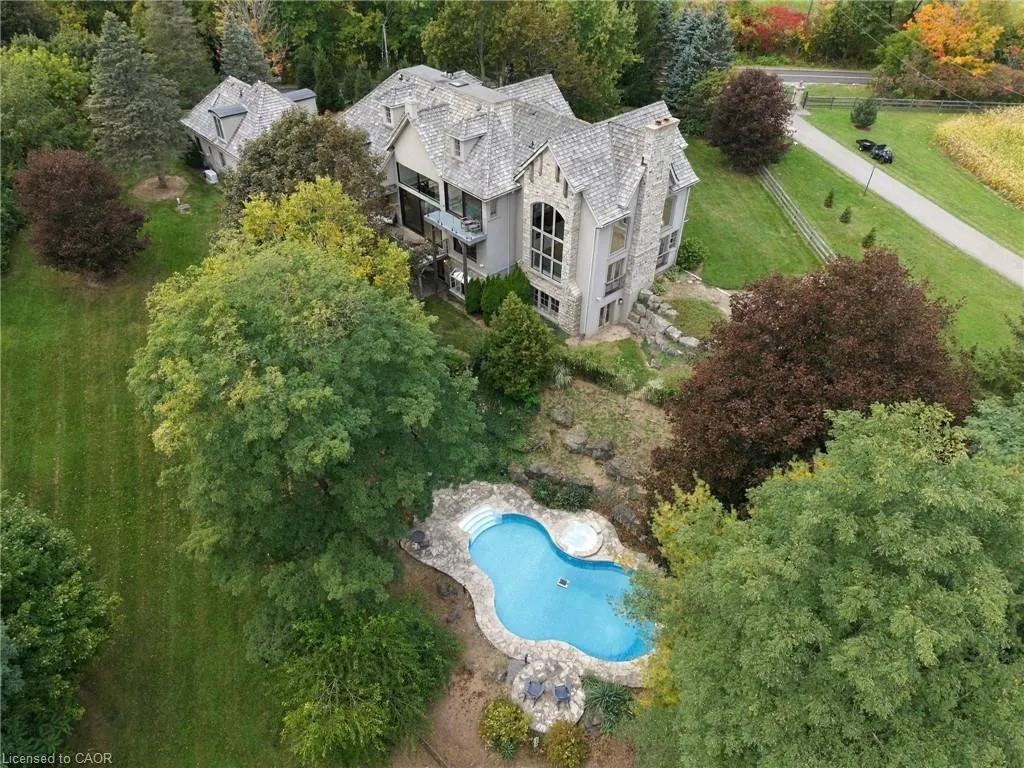 2376 8 Sideroad