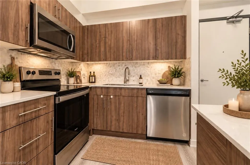 128 King Street N #1205