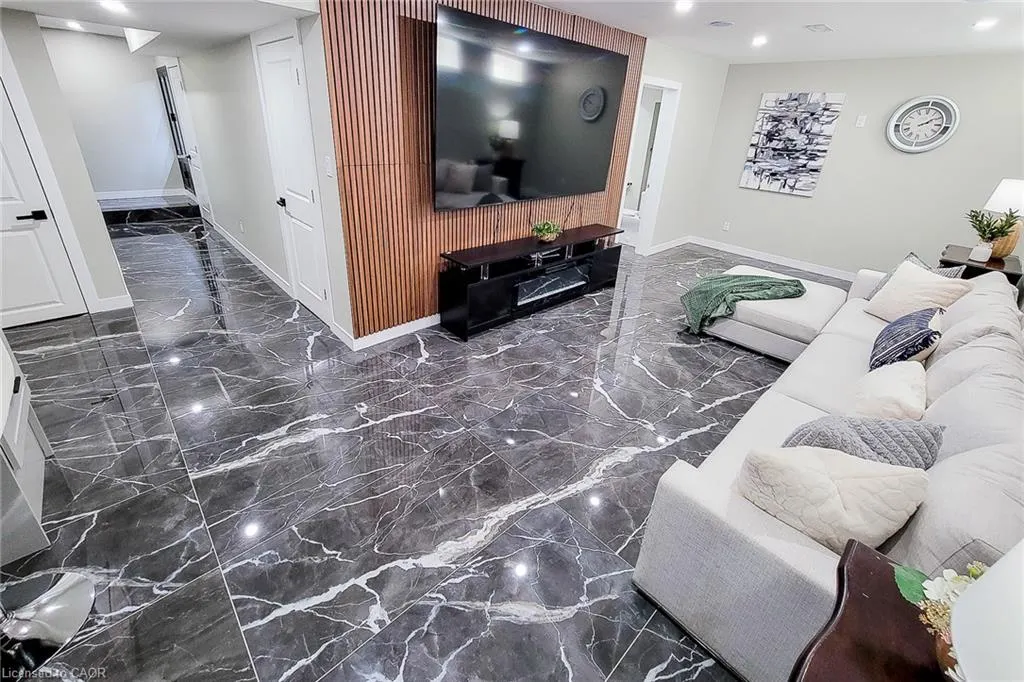 3 Trailside Drive