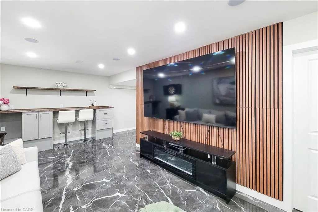 3 Trailside Drive