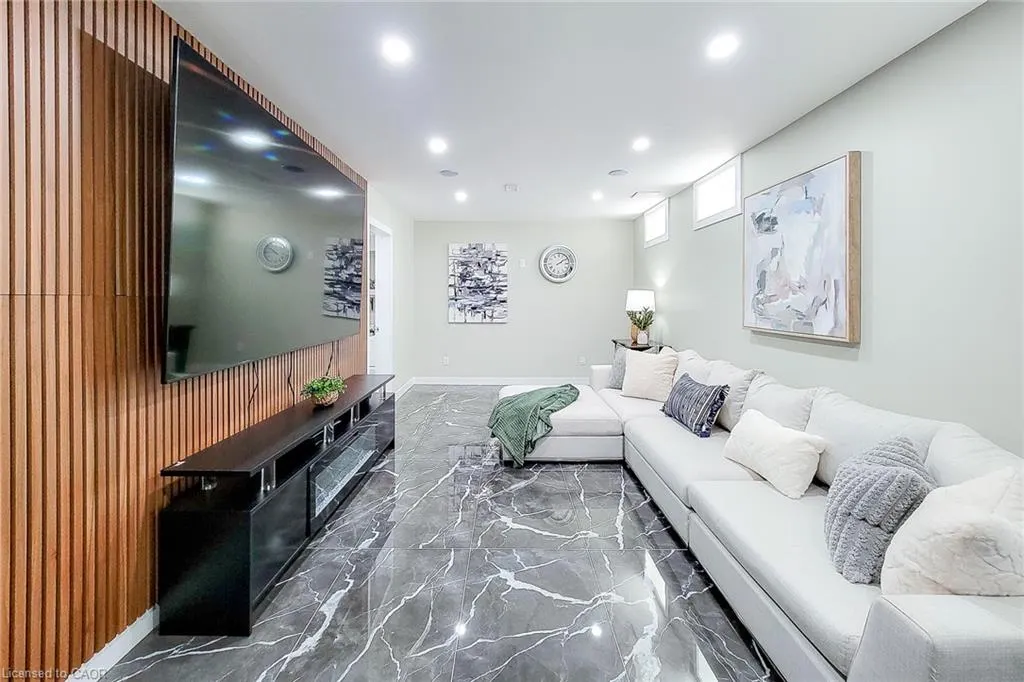 3 Trailside Drive