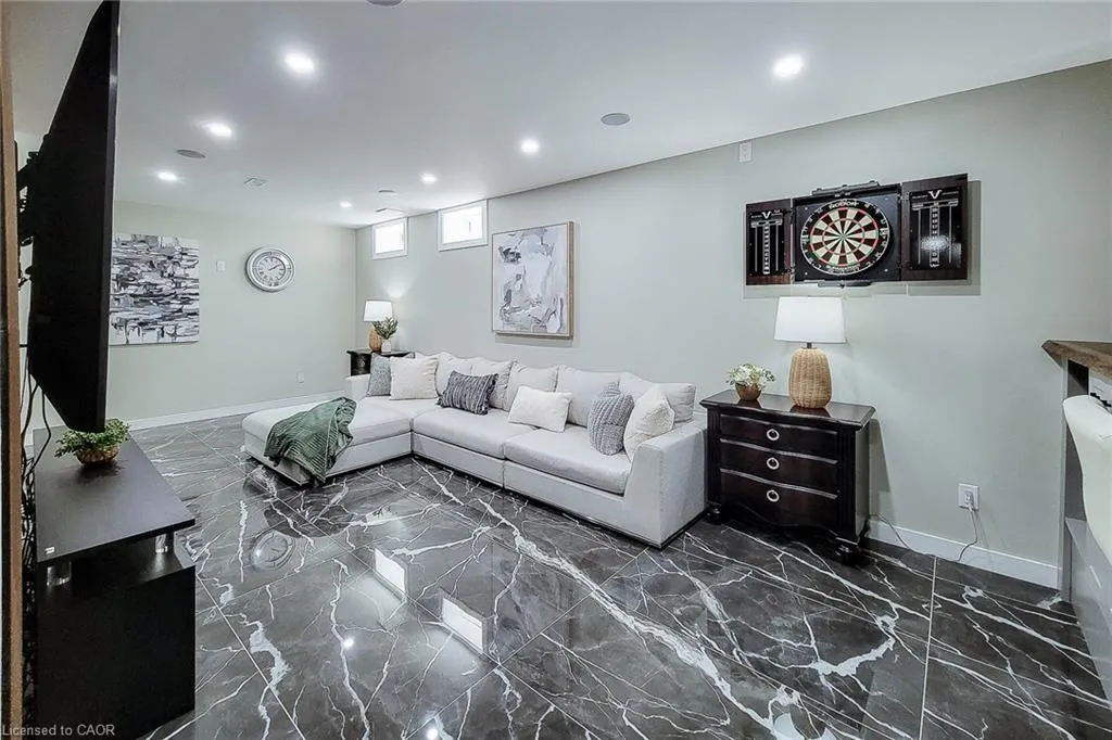 3 Trailside Drive