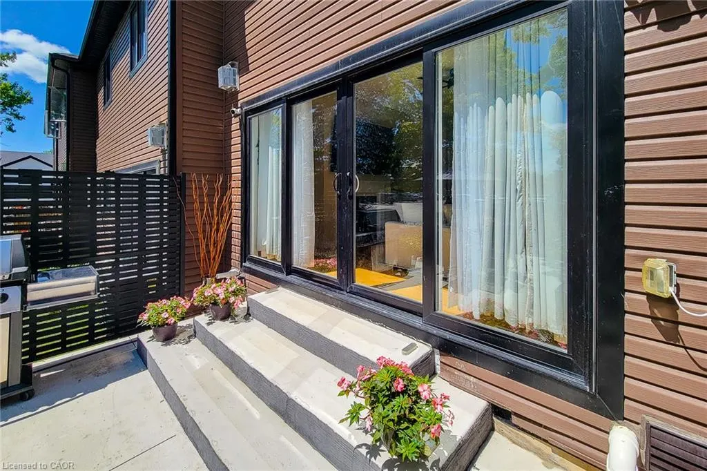 3 Trailside Drive