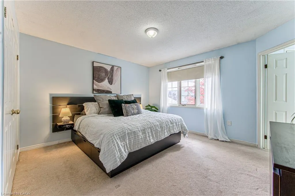 86 Chelsea Crescent