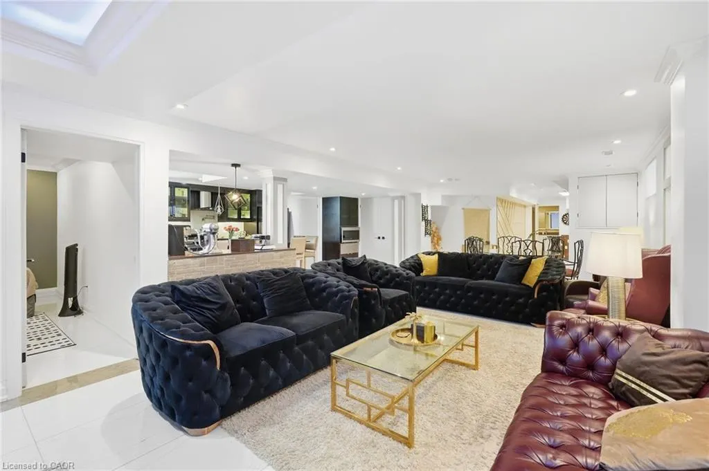 88 Eringate Court